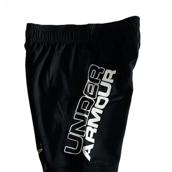 🛍HP🛍Under Armour Shorts NEW WITH TAGS - Picture 3 of 4